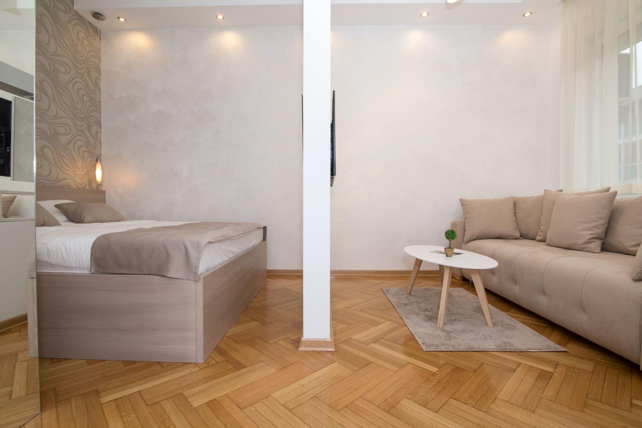 Appartamento Royal Park Belgrado Esterno foto