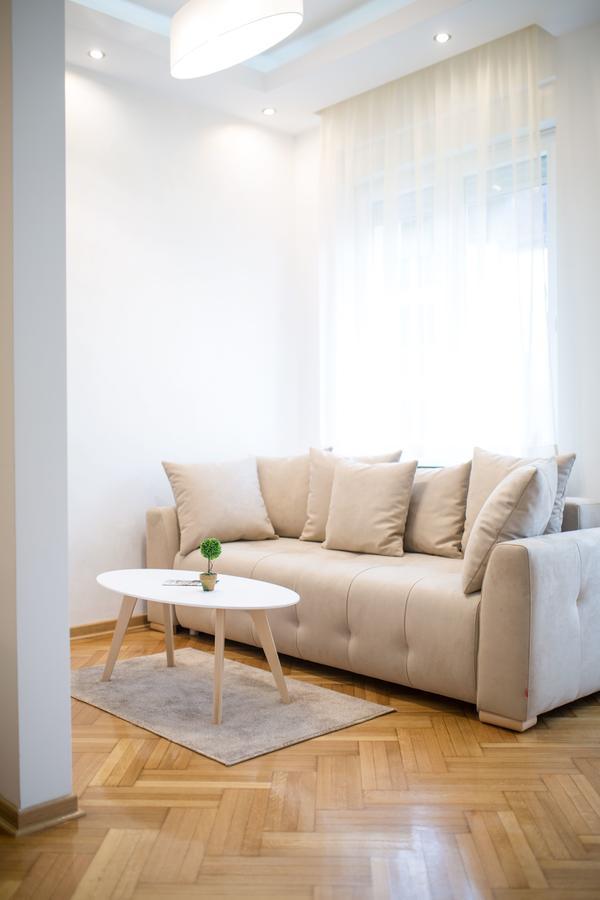 Appartamento Royal Park Belgrado Esterno foto