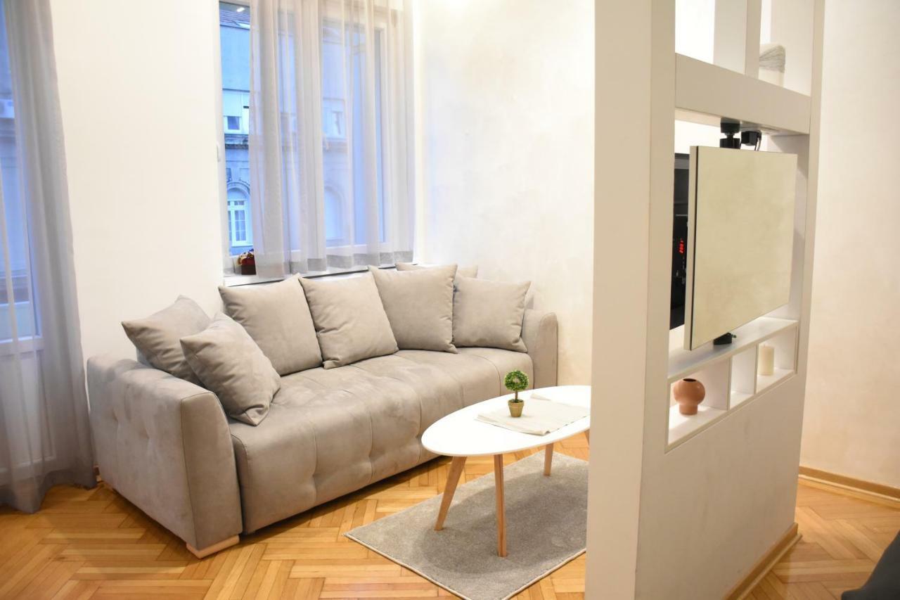 Appartamento Royal Park Belgrado Esterno foto