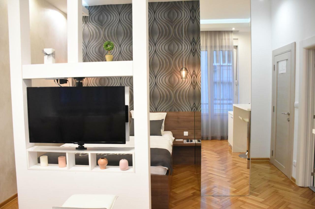 Appartamento Royal Park Belgrado Esterno foto